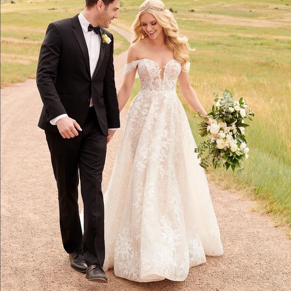 Martina Liana 1086 Boho Bridal Gown - Picture 1 of 8
